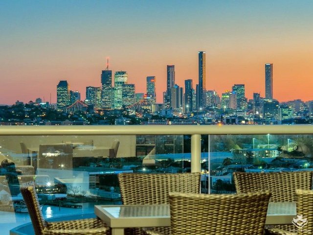 ID:21169091/2 Harbour Road, QLD 4007