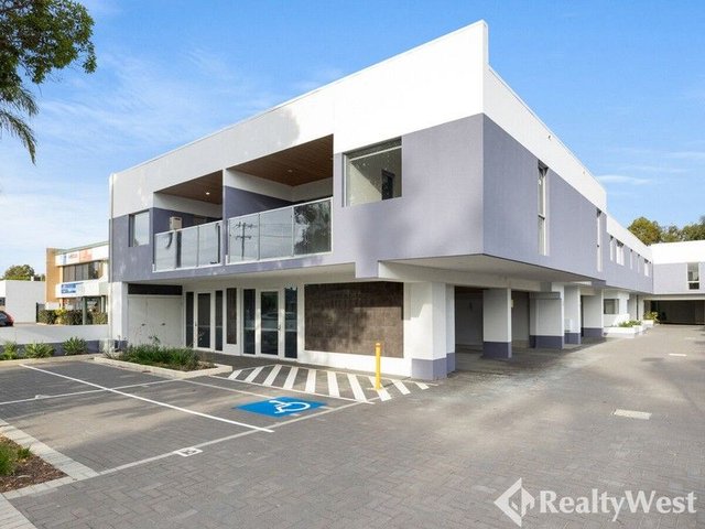 1/16 Burton Street, WA 6107