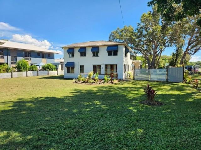 7 Nielsen  Parade, QLD 4799