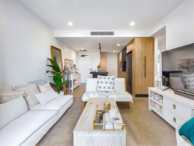 Level 4, 406/19 Deshon  Street, QLD 4102