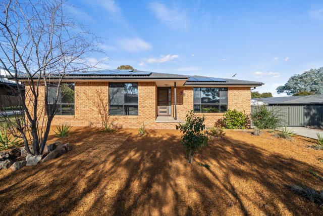 76 Heagney Crescent, ACT 2905