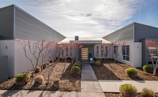 4 Dolly McGrath Street, ACT 2611