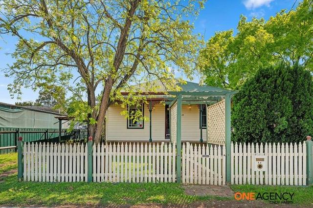 24 Macquarie  Street, NSW 2330