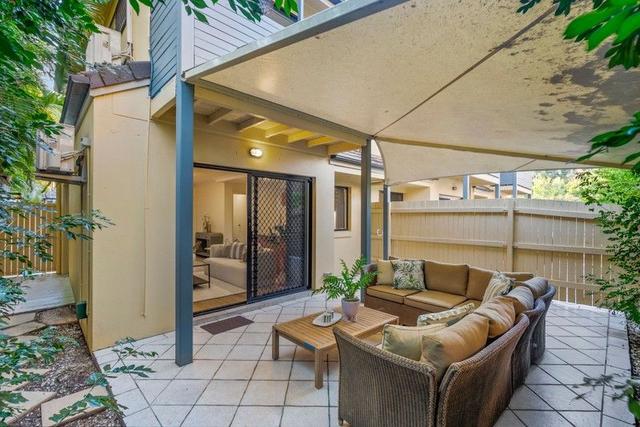 3/8 Sundridge Street, QLD 4068