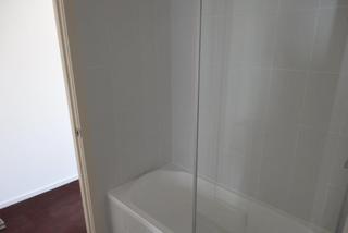 Bathroom (2016-10-20)