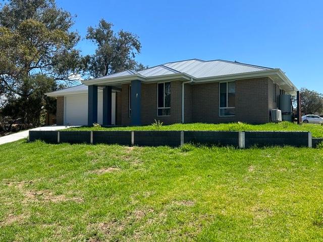 14 Gibson  Close, NSW 2330