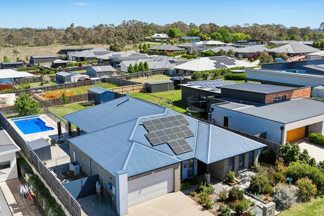 14 McClung Drive, NSW 2582