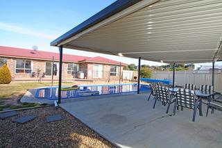 Pool House (2013-06-11)