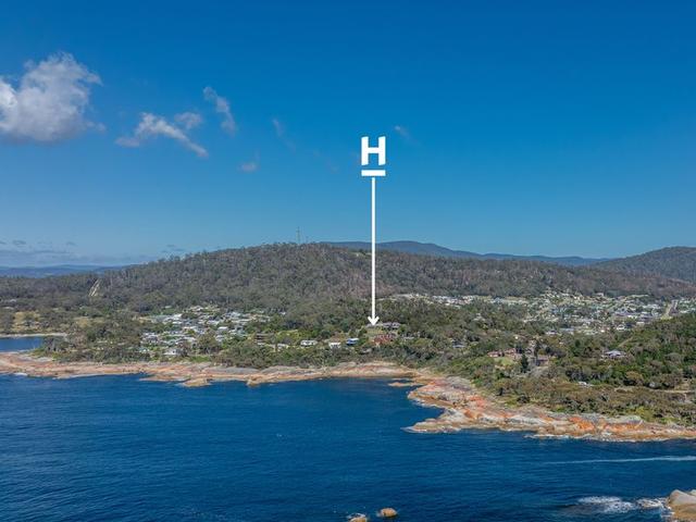 19 Waubs Esplanade, TAS 7215