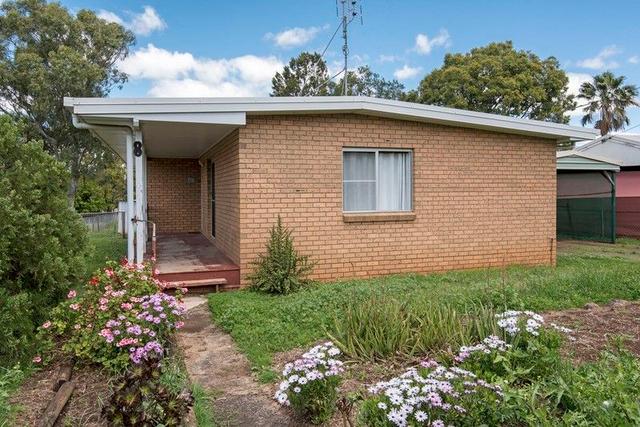 8 Harriet Street, QLD 4400