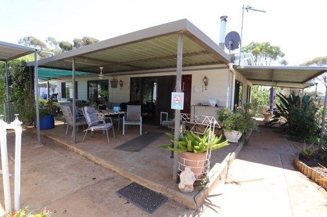 11/13 Clianthus Road, WA 6442