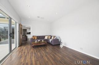 Family room (2017-12-21)