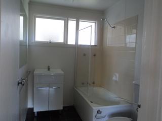 Bathroom (2013-05-06)