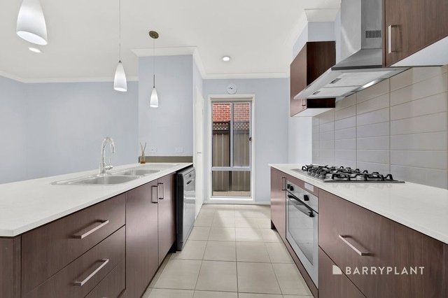 8 Dalziel Drive, VIC 3754