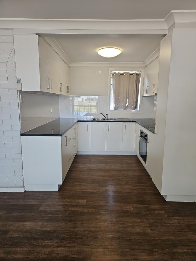 4/1 Reg Rattey Drive, NSW 2671