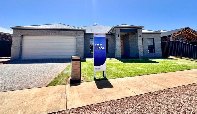 32 Elphicks Way, VIC 3500