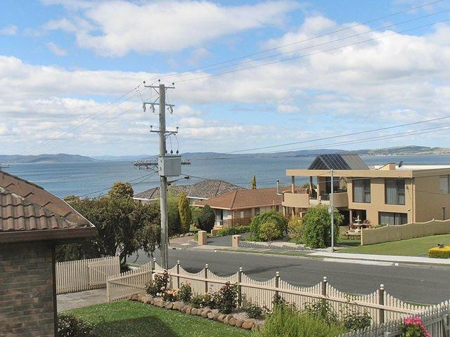 2/100 Wells Parade, TAS 7052