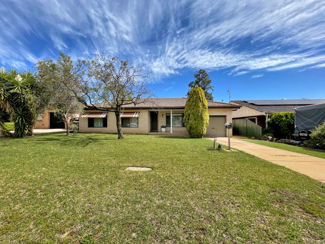 23 Oxley Circle, NSW 2830