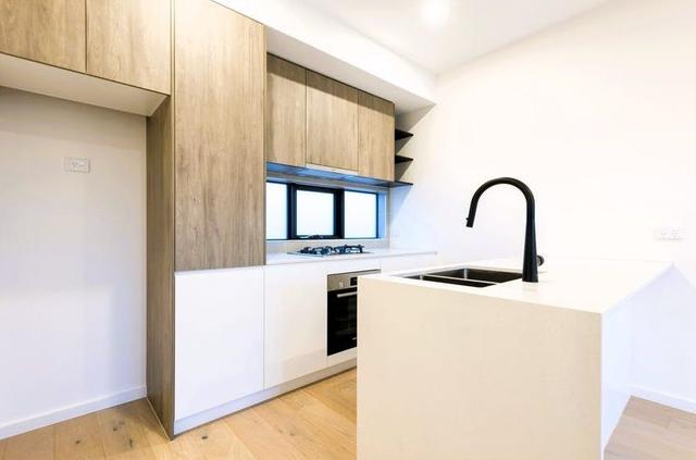 5/8 Rosamond Road, VIC 3011