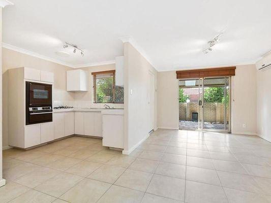 2/72 Kinsella Street, WA 6060