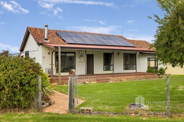 13 Hackett Road, WA 6220