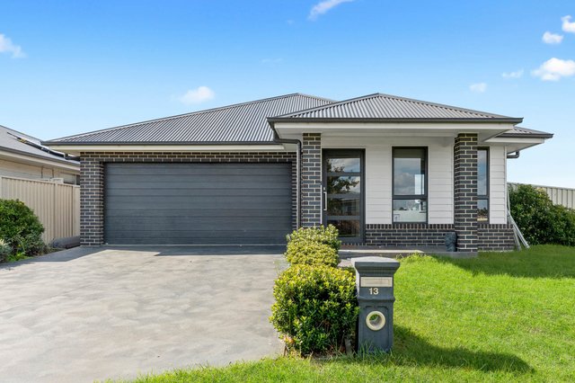 13 Voyager Avenue, NSW 2580