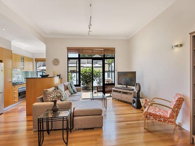 8/269 Riley Street, NSW 2010