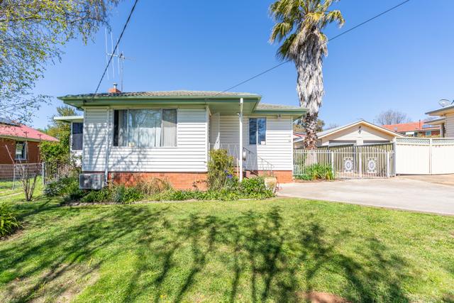 14 Garema Road, NSW 2800