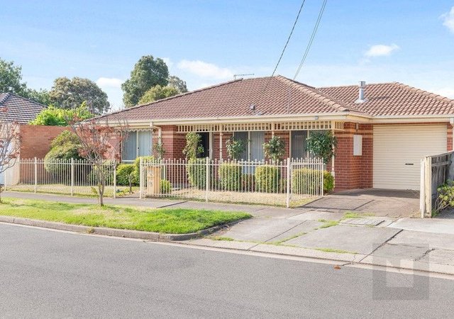 8 Brack Avenue, VIC 3012