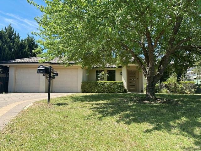 4 Turnberry Terrace, NSW 2830