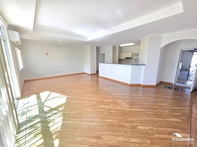 111/189 Lakeside Drive, WA 6027