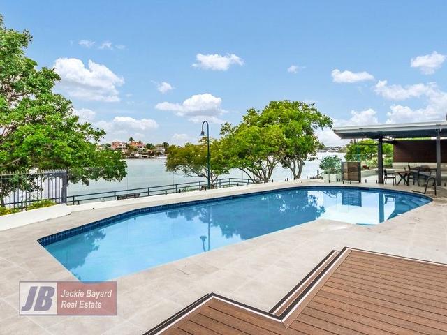 135 Macquarie St, QLD 4005
