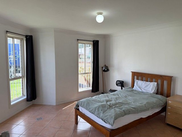 2 Clarence Street, NSW 2166