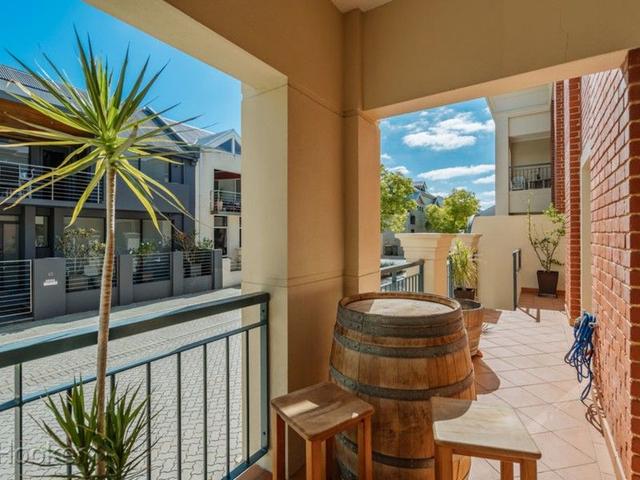 3/24 Saunders Street, WA 6004