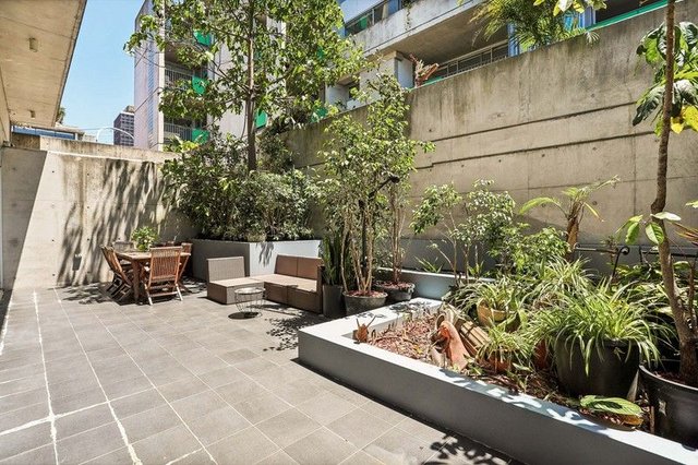 2/85 Bourke Street, NSW 2011