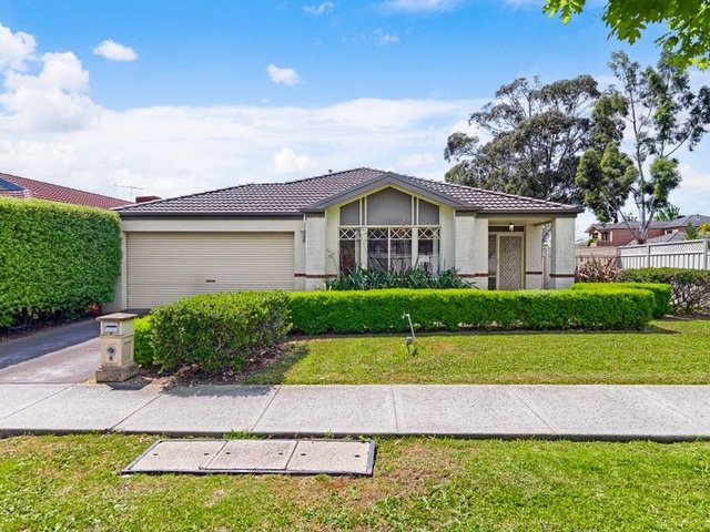 8 Thurvaston Crescent, VIC 3977
