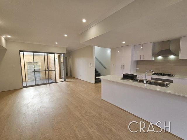 6 The Straits, WA 6030