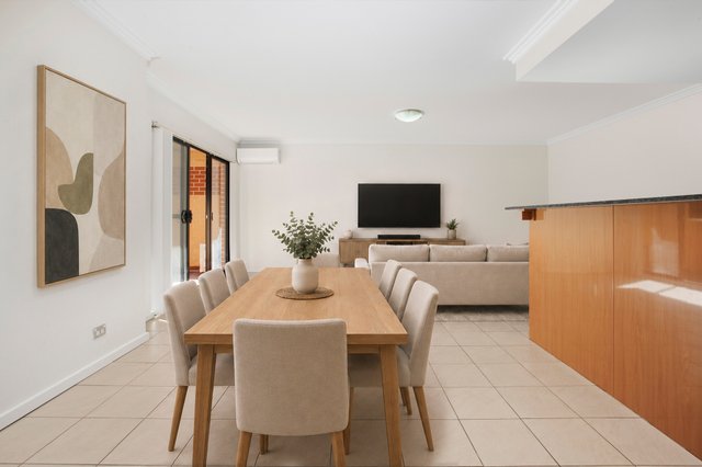 12/73-75 Deakin Street, NSW 2128