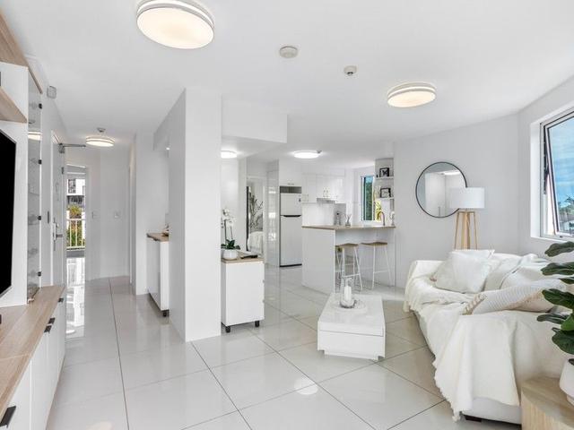 201/7 Mallana Street, QLD 4217