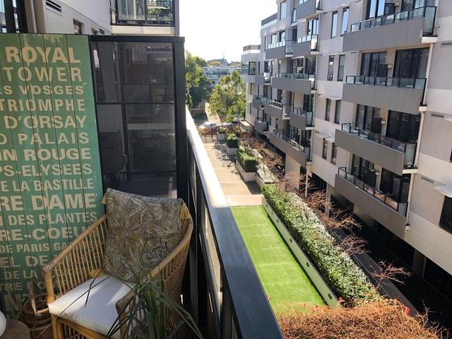 304/22 Barkly St, VIC 3057