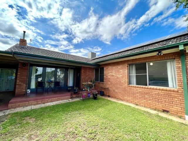 38 Caroline Street, NSW 2830