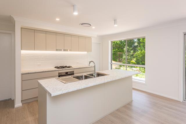 16 Rochester Drive, NSW 2578