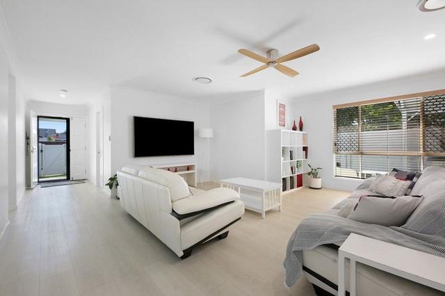 2 Sparrow Place, QLD 4220