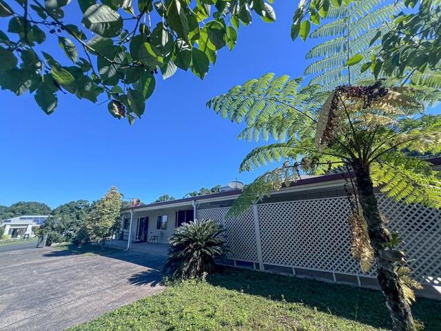 35 Pease St, QLD 4854