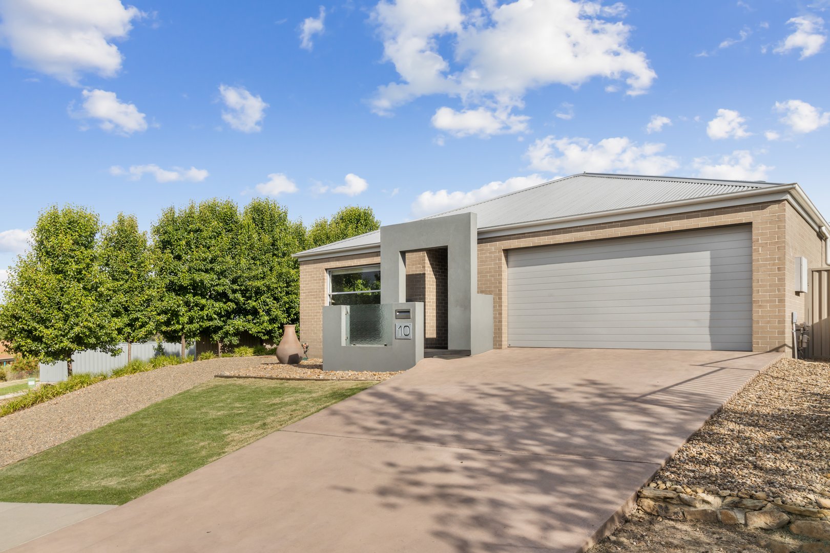 10 Hatton Drive, Yass NSW 2582 Allhomes