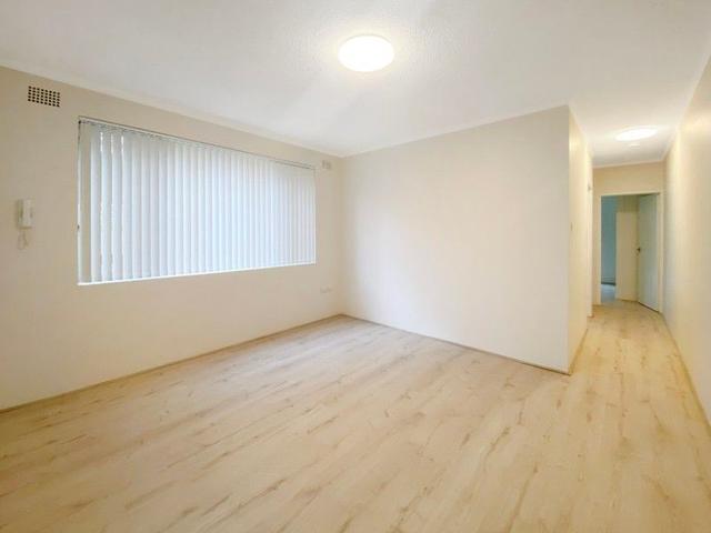 2/8 Edward Street, NSW 2112