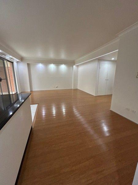 18/8-10 Lachlan Street, NSW 2170