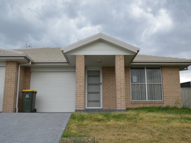 2/11 Pioneer Road, NSW 2330