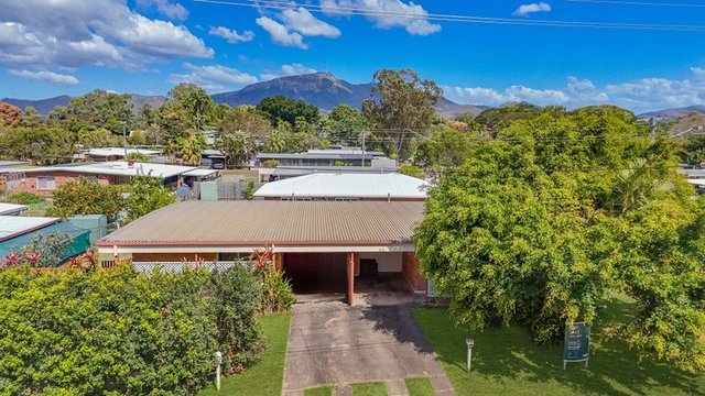 1&2/92 Love Lane, QLD 4812