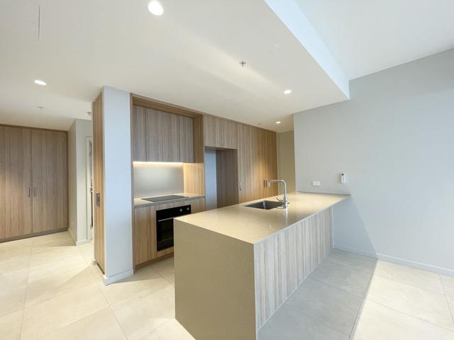 8.01/15 Harbour Drive, NSW 2450